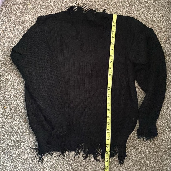 Distressed Sweaters - Picture 3 of 4